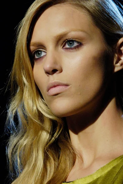 Look 25